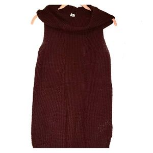 Max Studios turtle neck sleeveless sweater